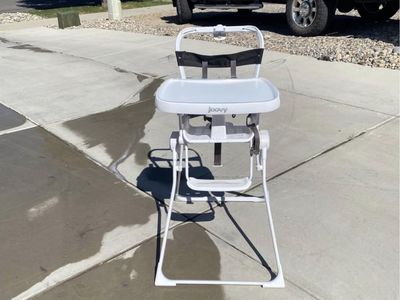 Joovy NooK Compact Fold Swing Open Tray High Chair