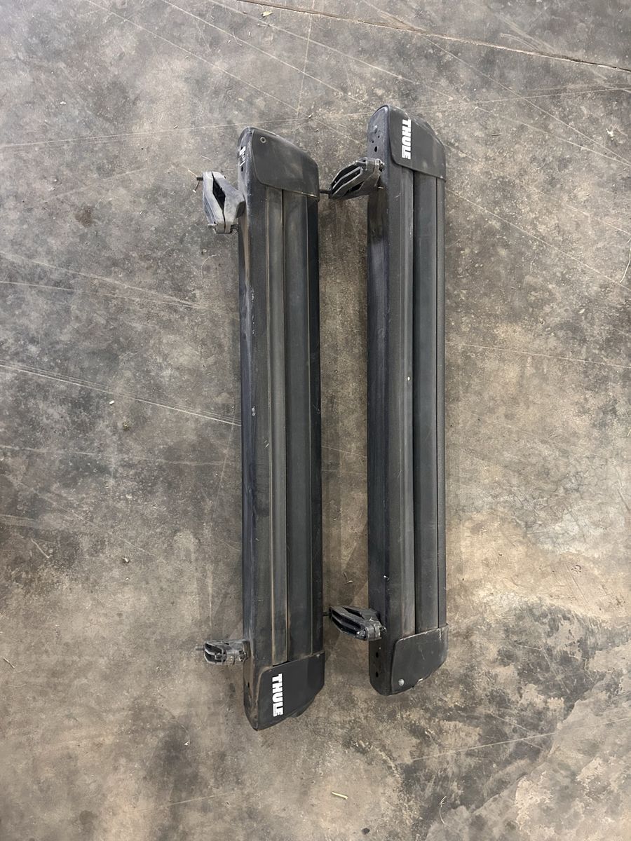 Thule Ski/Snowboard Roof Rack Carrier - Black, Universal Mount