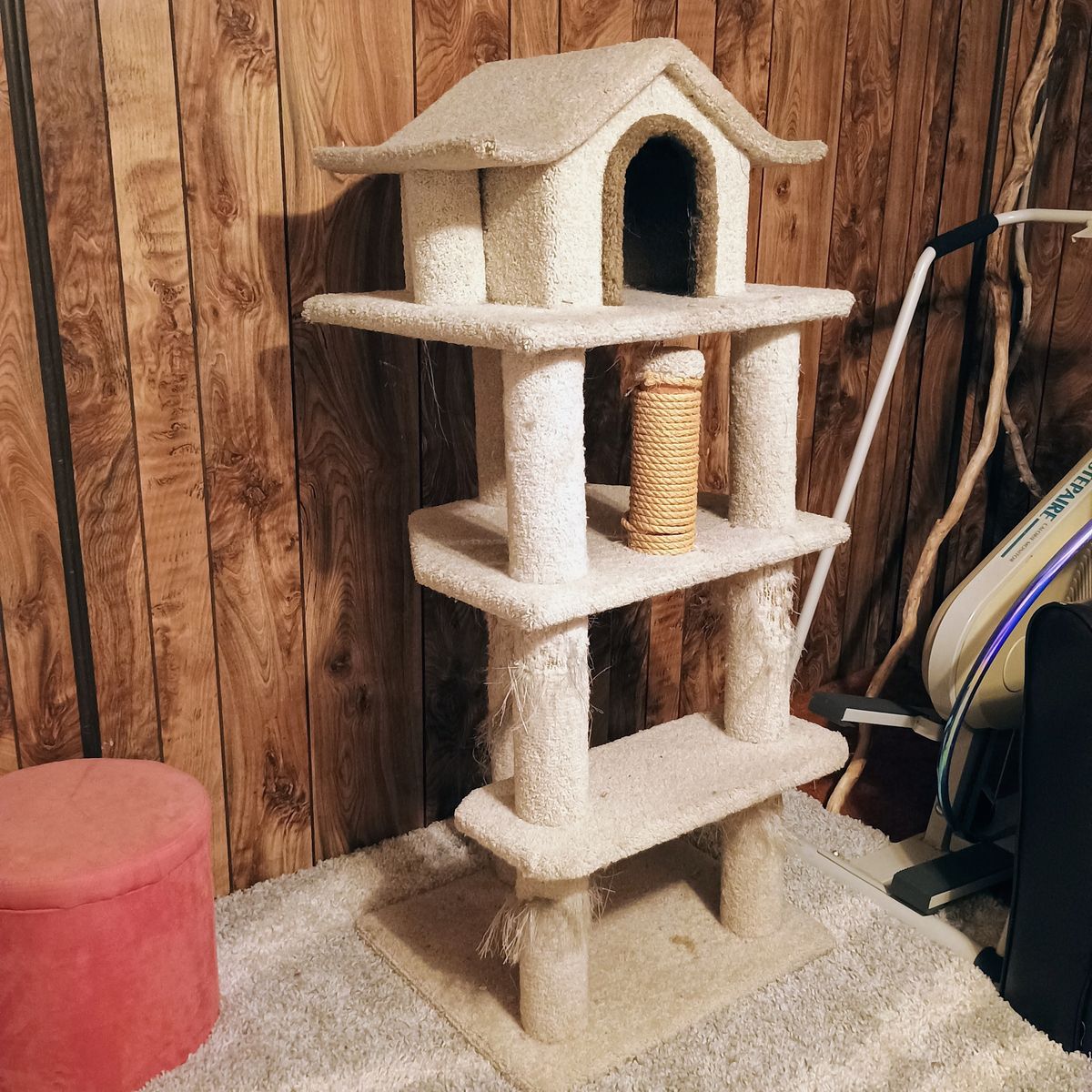 5 ft Castle cat tower
