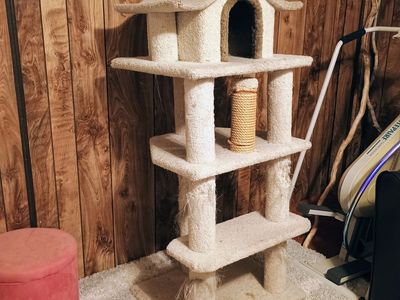 5 ft Castle cat tower