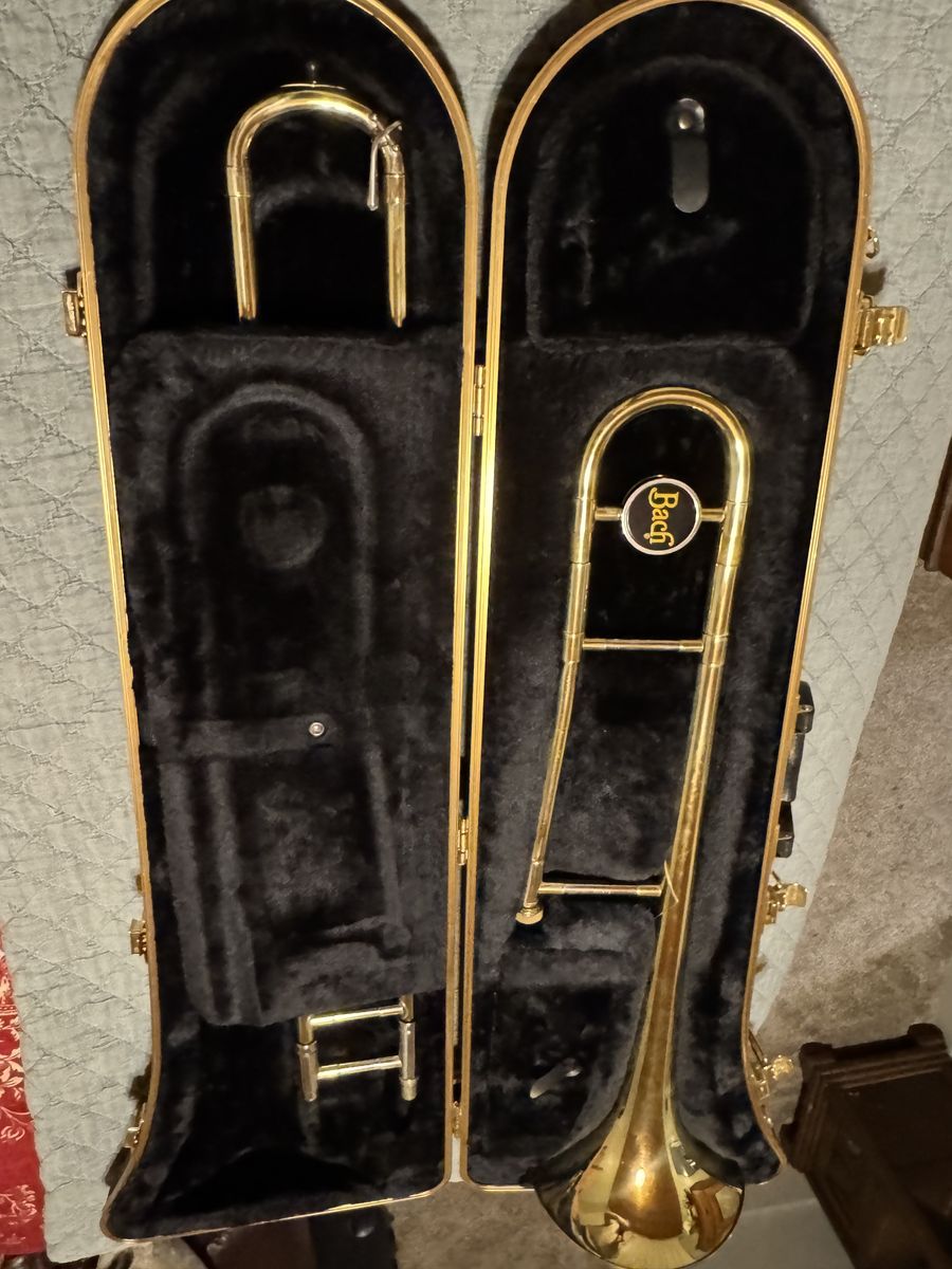 Lightly Used Bach Student Trombone (TB301) – Good Condition