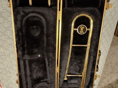 Lightly Used Bach Student Trombone (TB301) – Good Condition