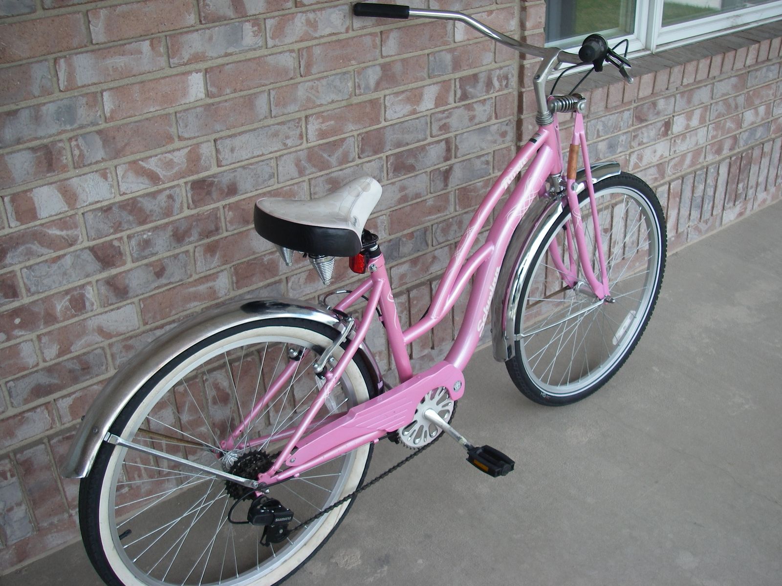 Womens 7-Speed 26” SCHWINN ROXIE Pink Cruiser Bike, Fenders, Shocks ( Springer Style ), Medium 17” Frame, 26 Inch