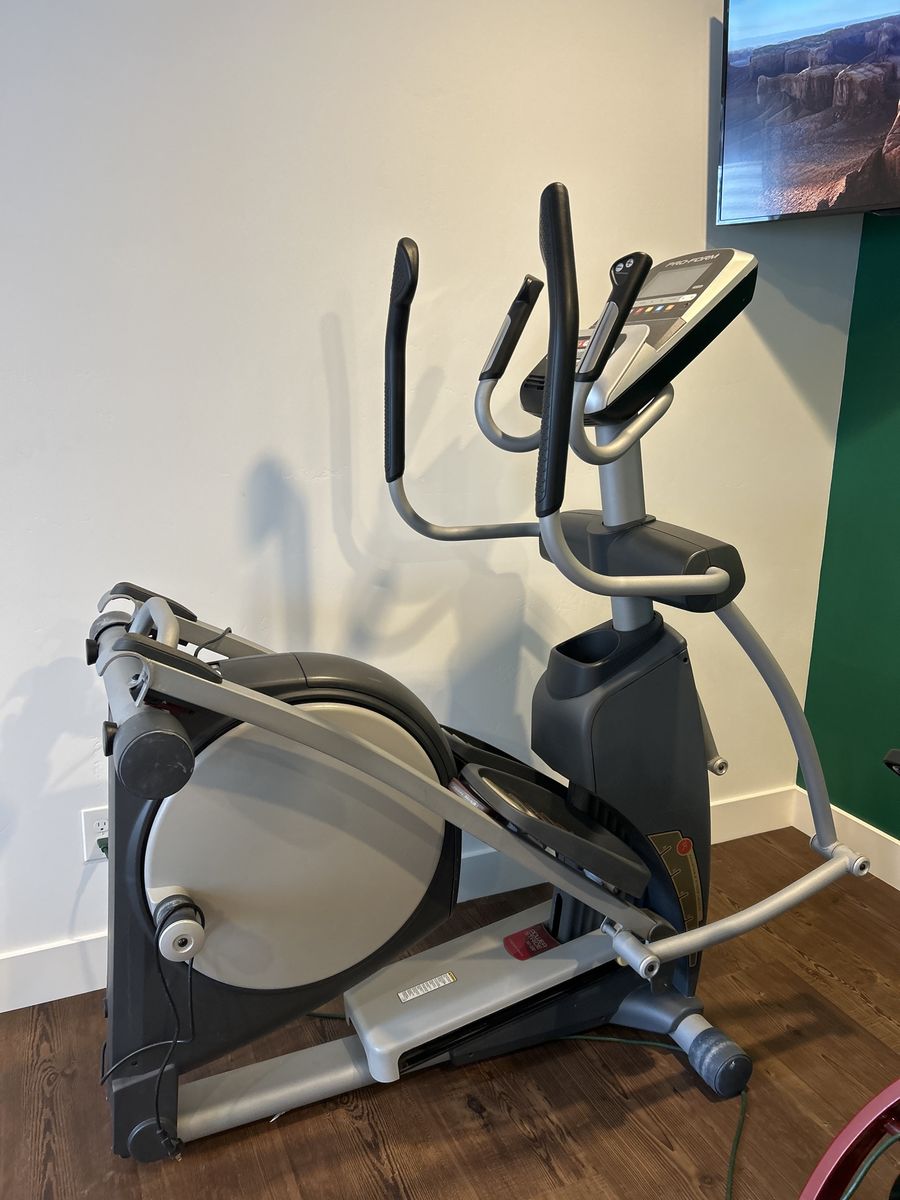 ProForm Power Stride iFit Foldable Elliptical with 18-20" Intensity Ramp & Built-in Fan. Nonsmoking home.