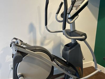 ProForm Power Stride iFit Foldable Elliptical with 18-20" Intensity Ramp & Built-in Fan. Nonsmoking home.