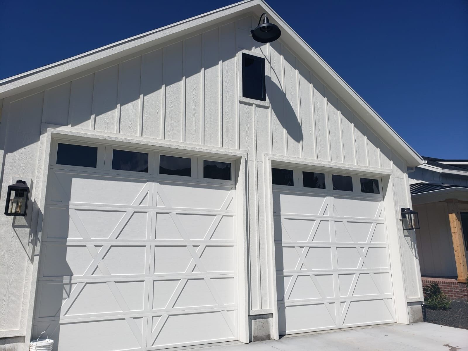 Professional Roofer- Metail, Asphalt, Tile, and More! | Siding Installation| Gutter Installation