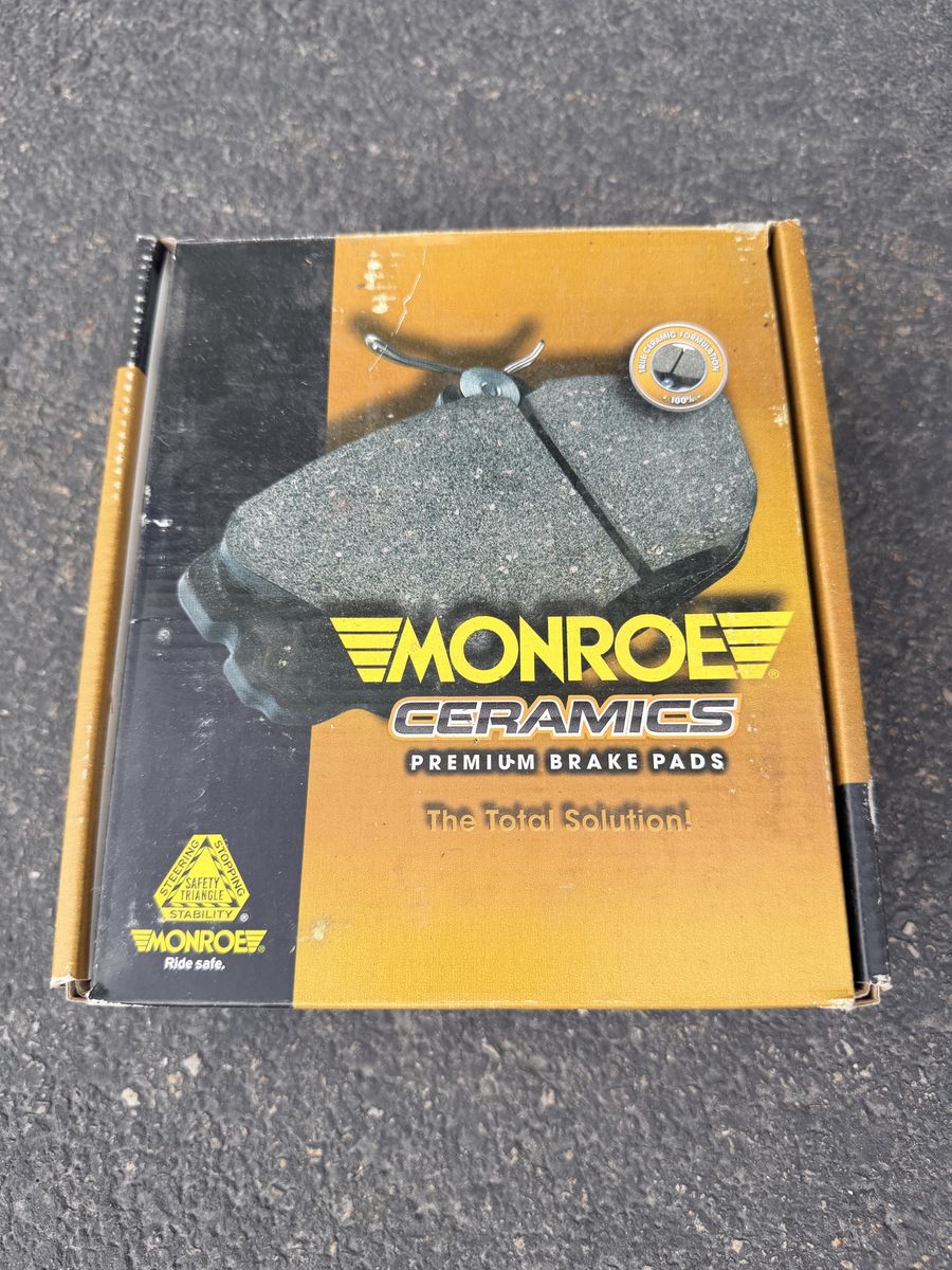 Monroe Ceramics Premium Brake Pads CX886 - New Open Box