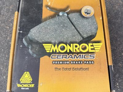 Monroe Ceramics Premium Brake Pads CX886 - New Open Box