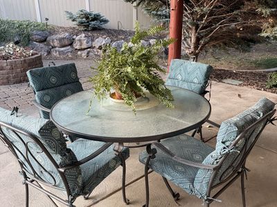 Outdoor Table and 4 chairs w/ cushions
