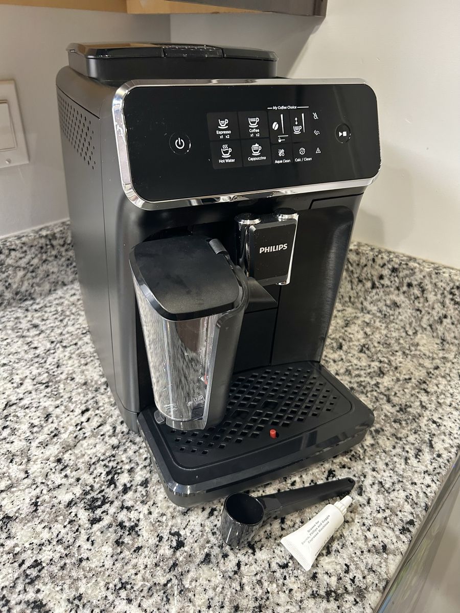 New Philips 2200 LatteGo Espresso Machine, Bean to Cup, EP2230