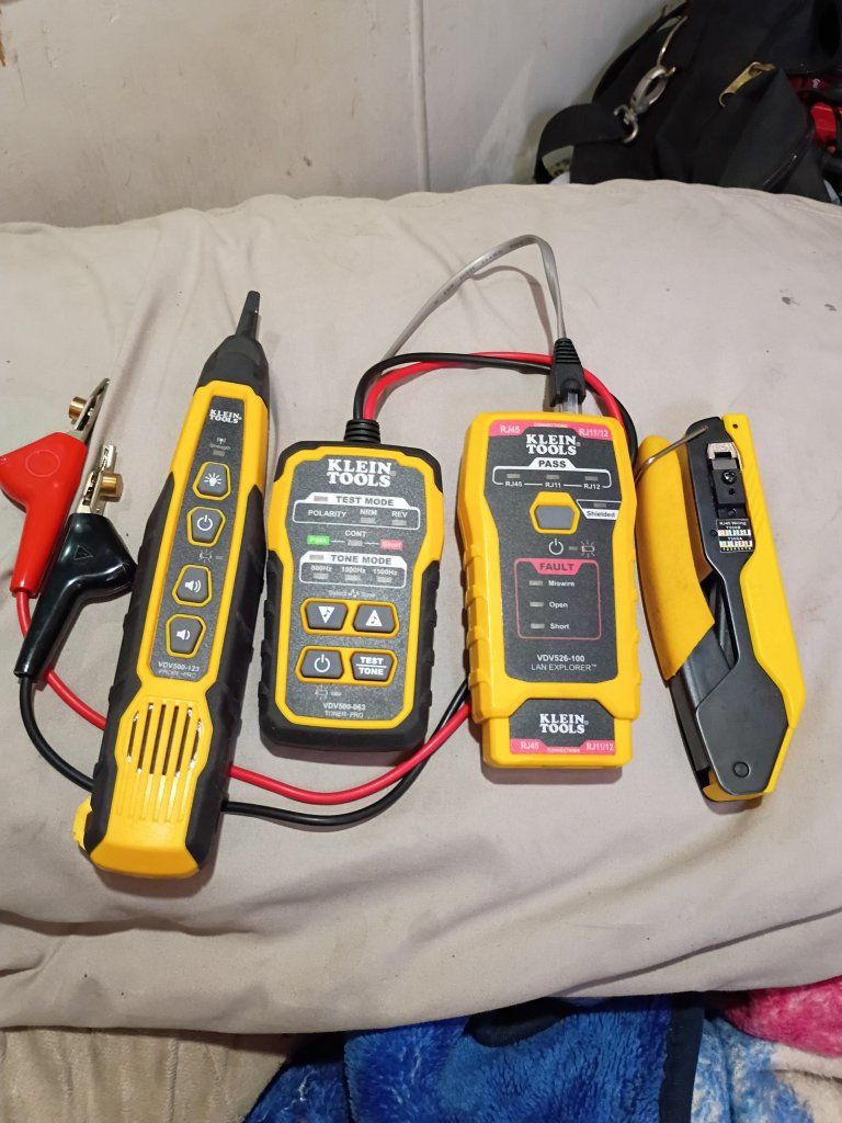 Klein Tools VDV500-123, VDV500-063, VDV526-100 Cable Tester & Tone Probe Kit