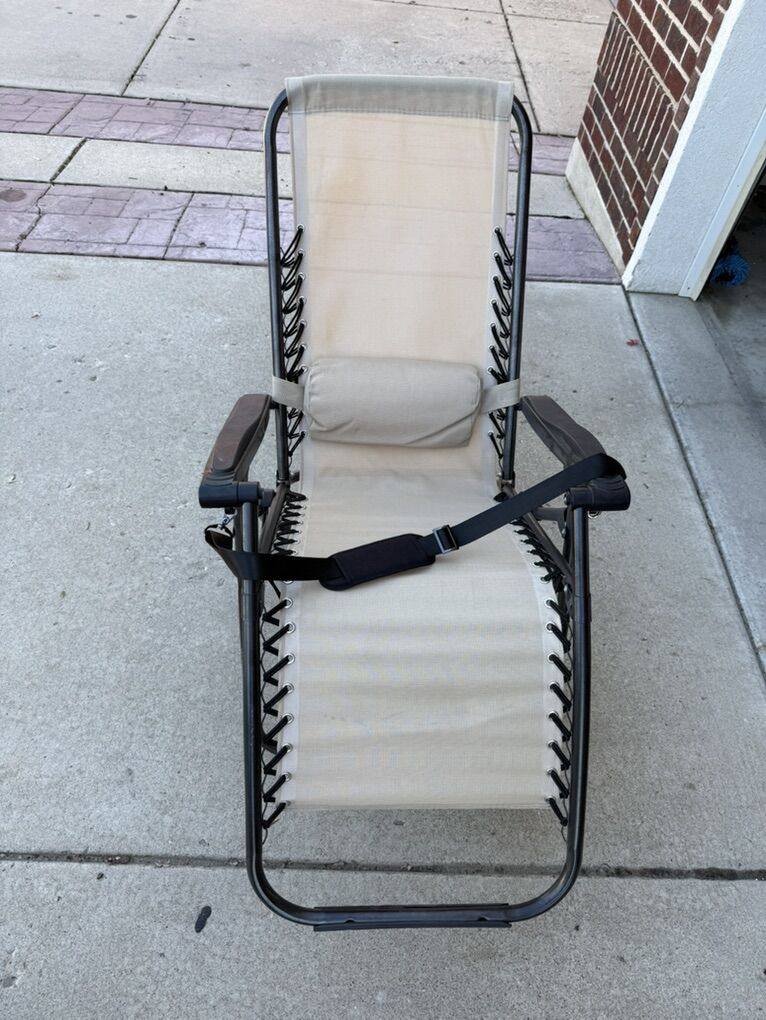 Zero Gravity Outdoor Folding Patio Lounge Chair Beige