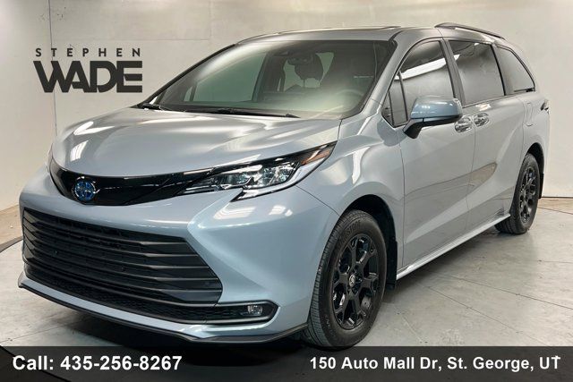 2025 Toyota Sienna Woodland Edition
