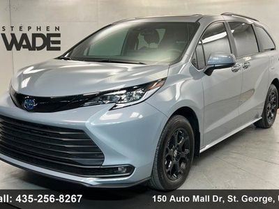 2025 Toyota Sienna Woodland Edition