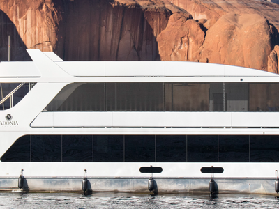 Splendor #10 – 2022 Adonia Yacht | 87’ x 22’ Luxury Houseboat | Premier Lake Powell Share
