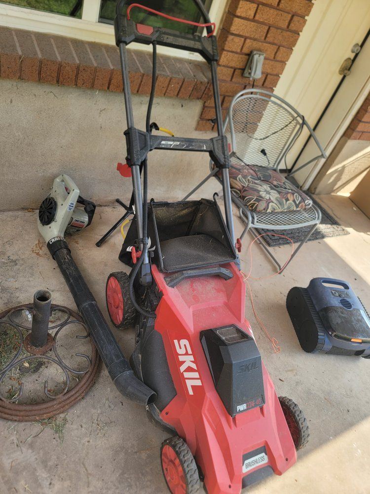 Skil PWR CORE 40V Cordless Brushless Push Lawn Mower
