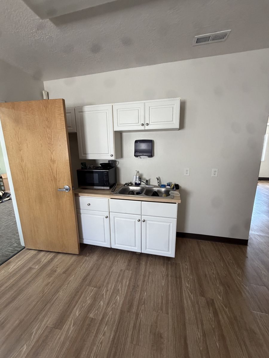 Main image 10