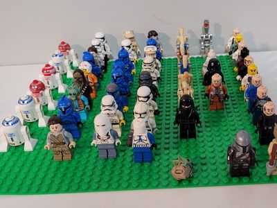 55 Lego star wars minifigures-not selling separately