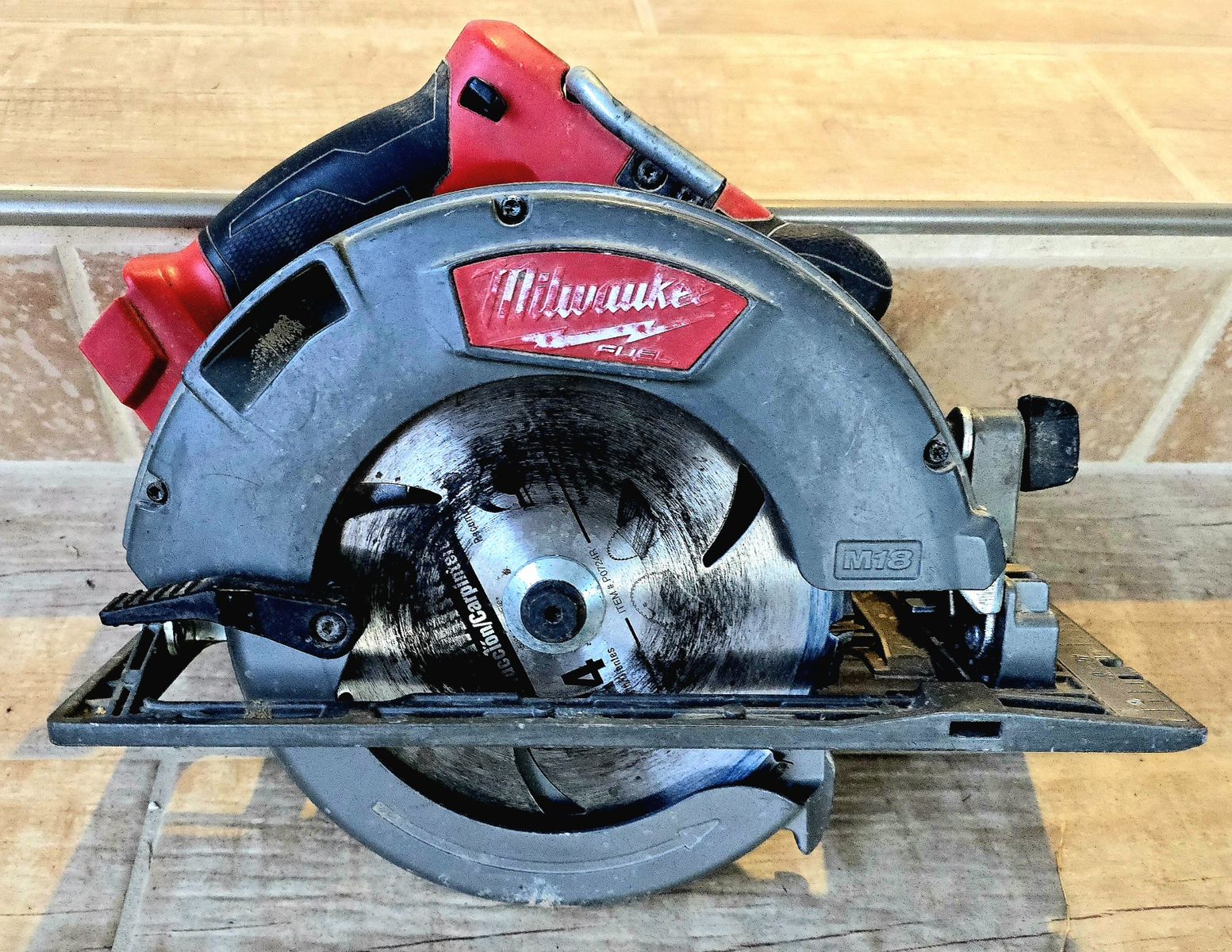 Milwaukee Fuel 7-1/4" Heavy Duty 18v Saw