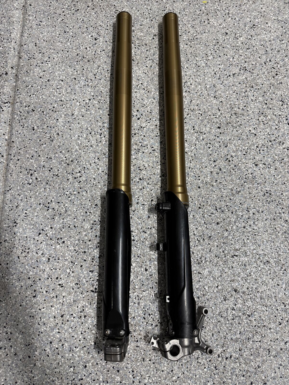 2025 Surron Ultra Bee HP eMoto Stock OEM Forks Sur Ron