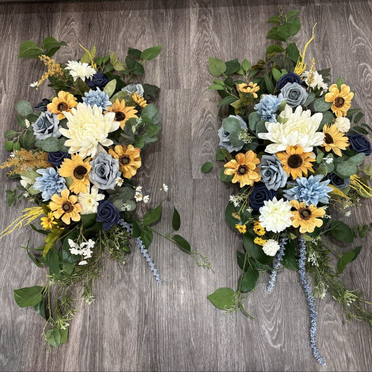 2 piece blues and sunflower arch flowers