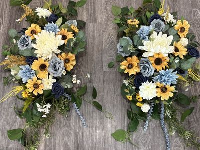 2 piece blues and sunflower arch flowers