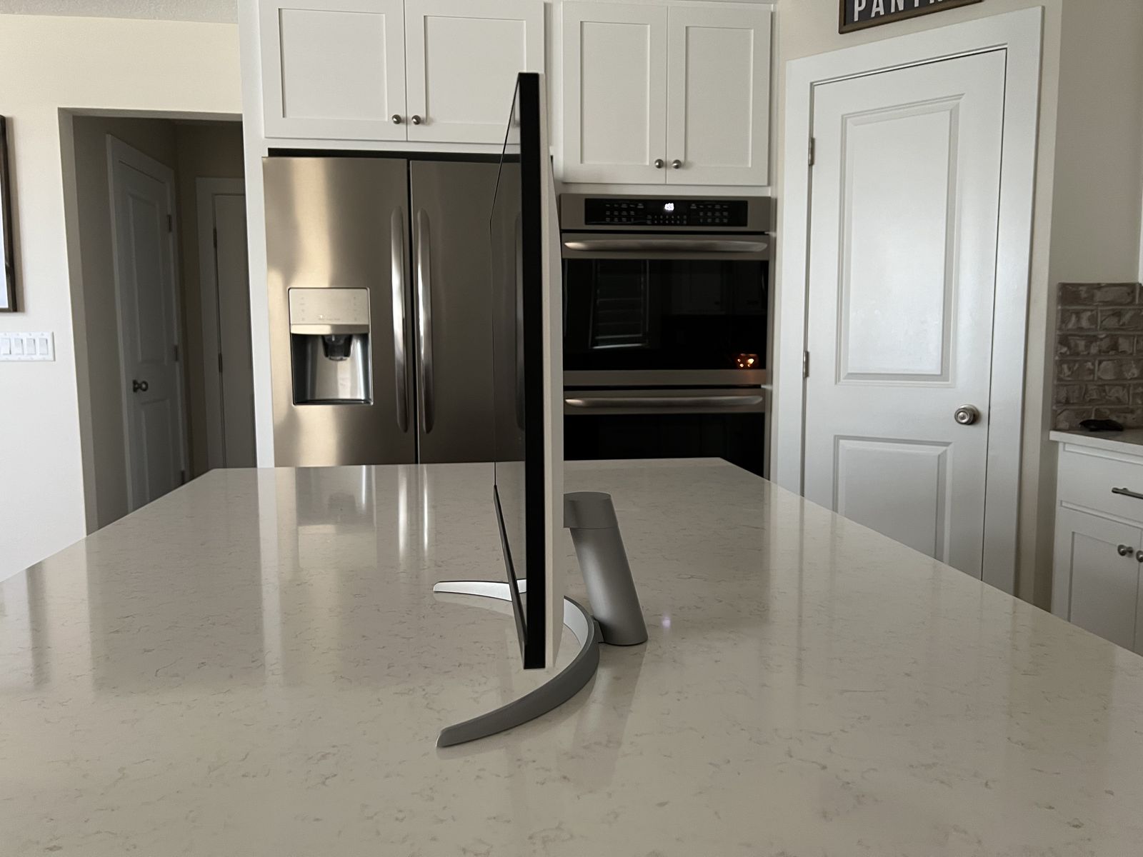 Main image 3