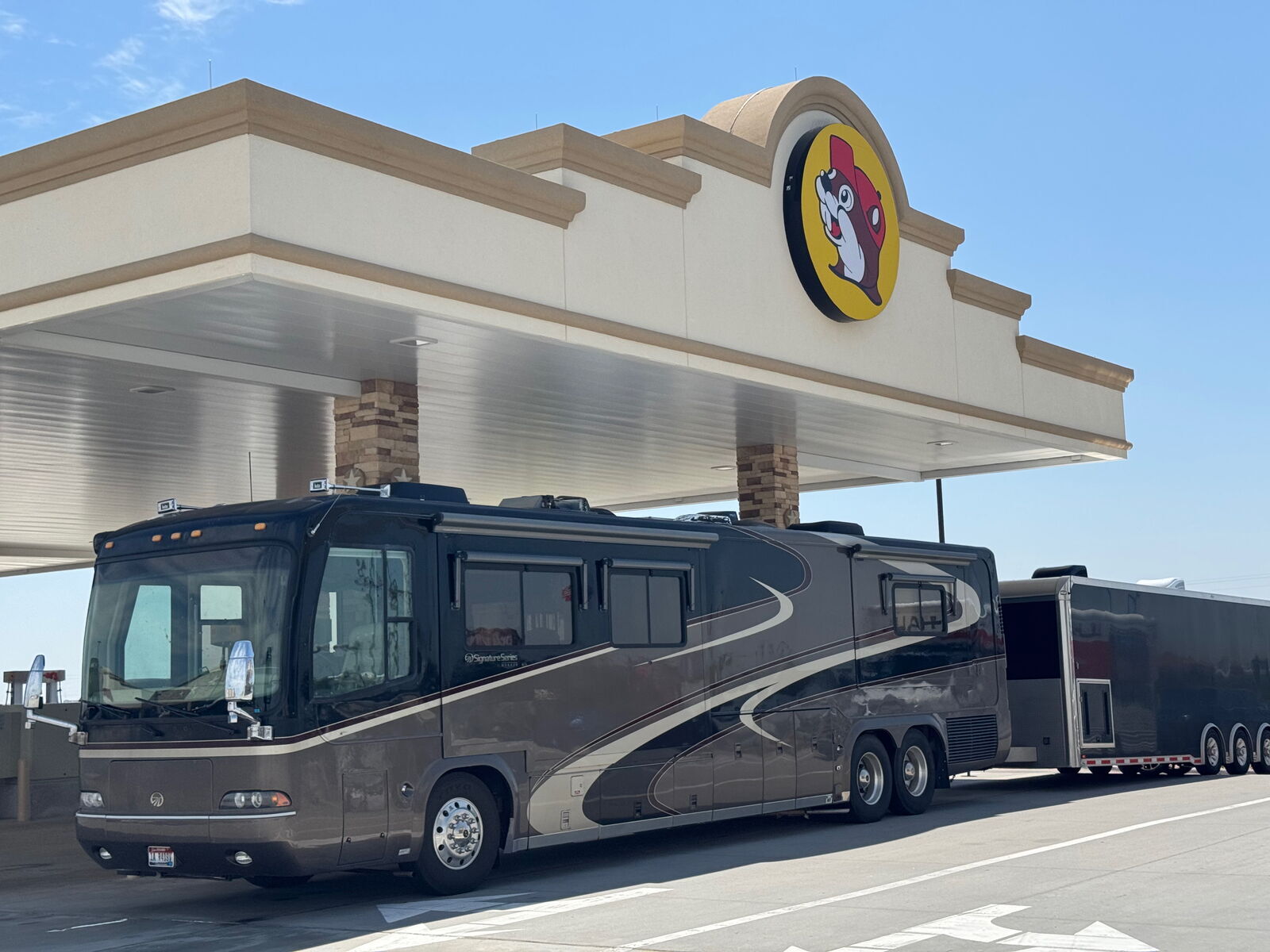 2003 Monaco Signature 43' Tag Axle 15L Cummins 525HP ISX Diesel Pusher Bus Conv, Like Newmar, Tiffin, Fleetwood, Prevost