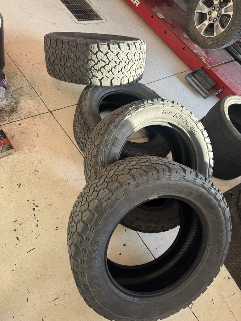Grabber Tires 305/ 55 R20.    165$ OBO