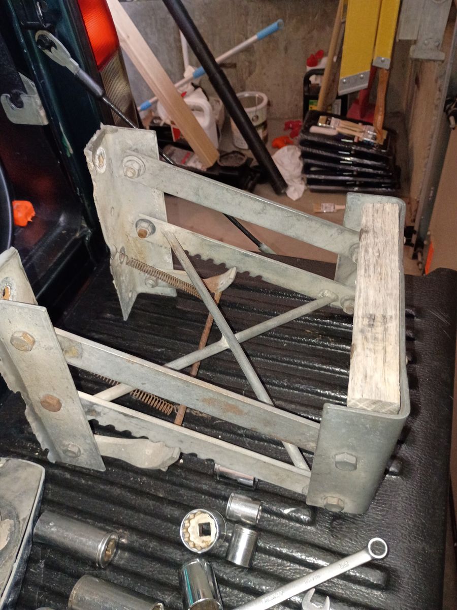 Old school trolling motor mount