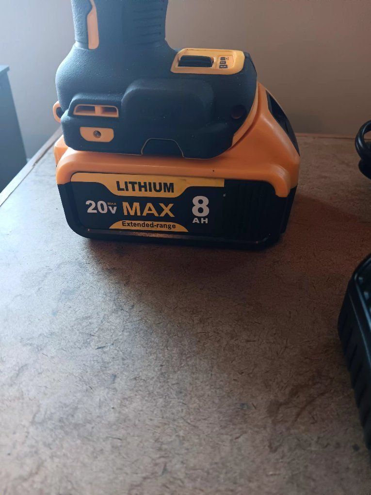 DeWALT DRILL AND DRIVER SET