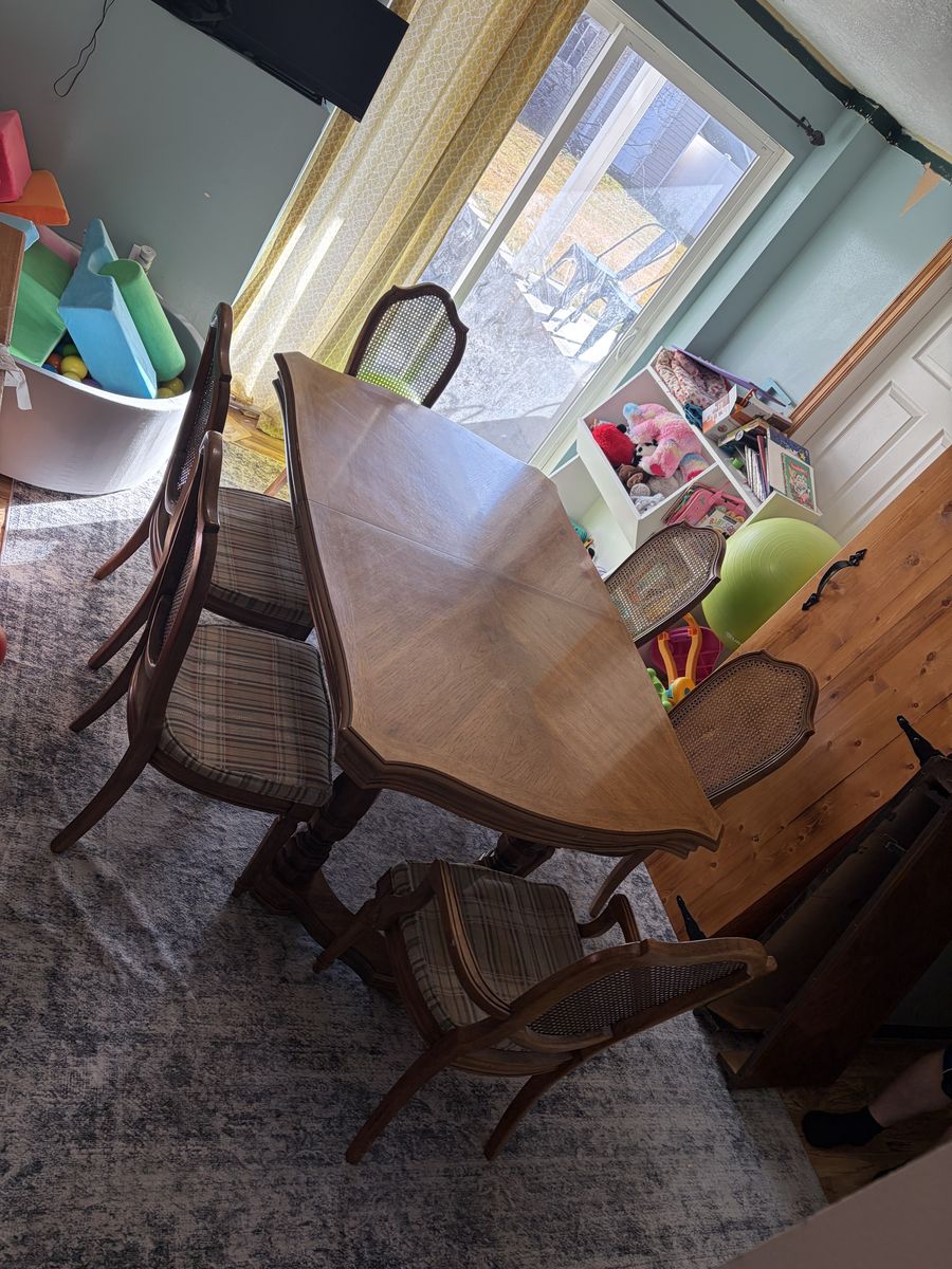 Vintage Dinning Room Table