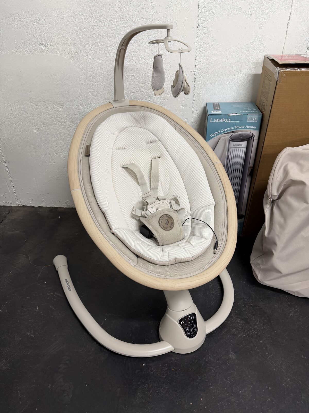 Maxi Cosi baby swing