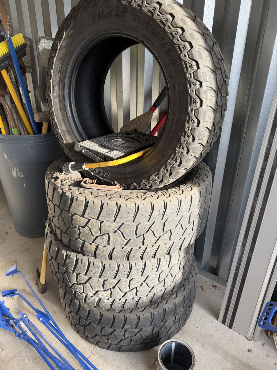 Truck AT tires