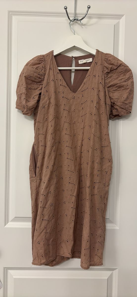 DownEast Women's XS Beige Eyelet Puff Sleeve V-Neck Mini Dress Cotton Rayon