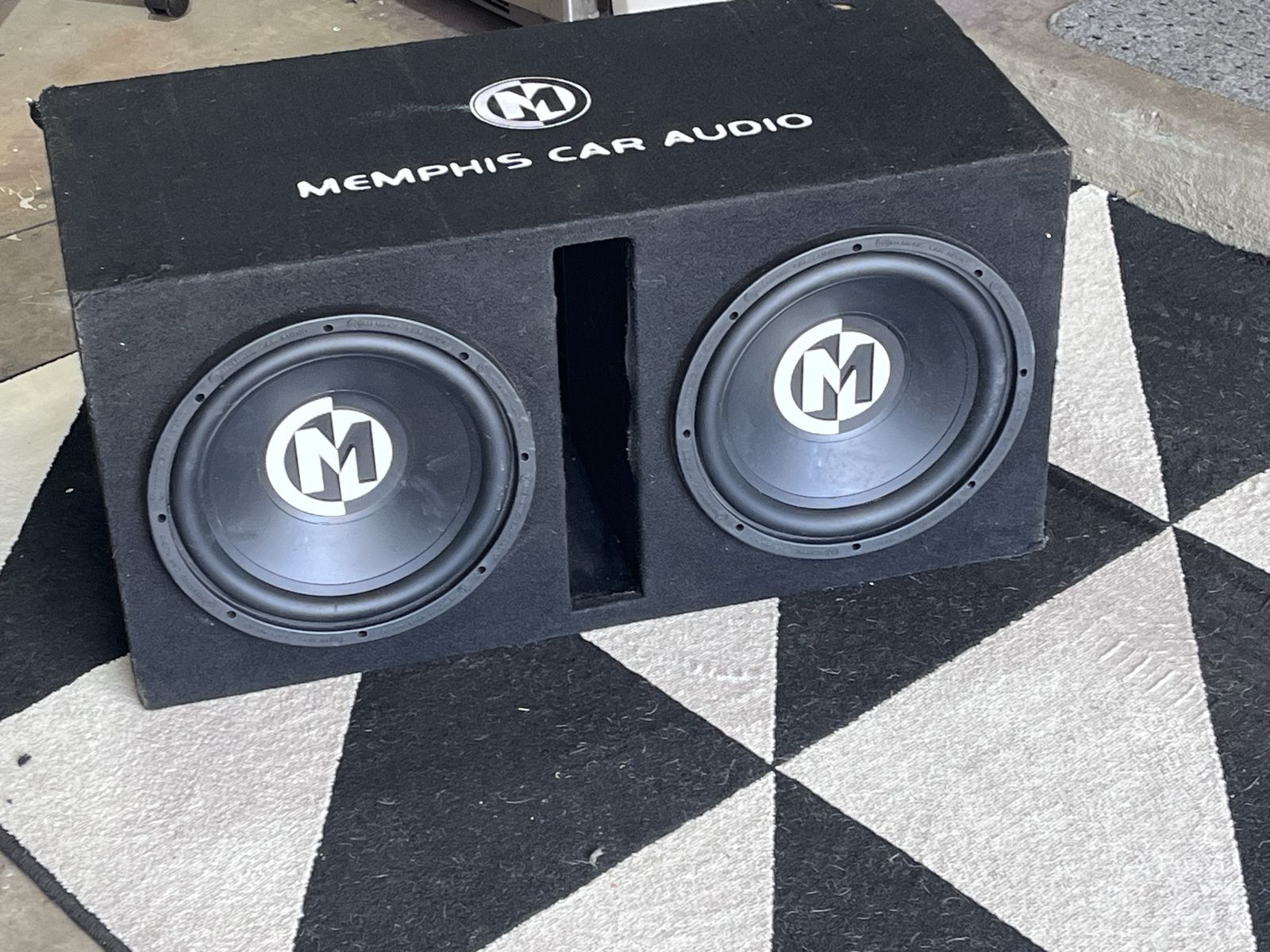 Dual Memphis 12" subwoofer