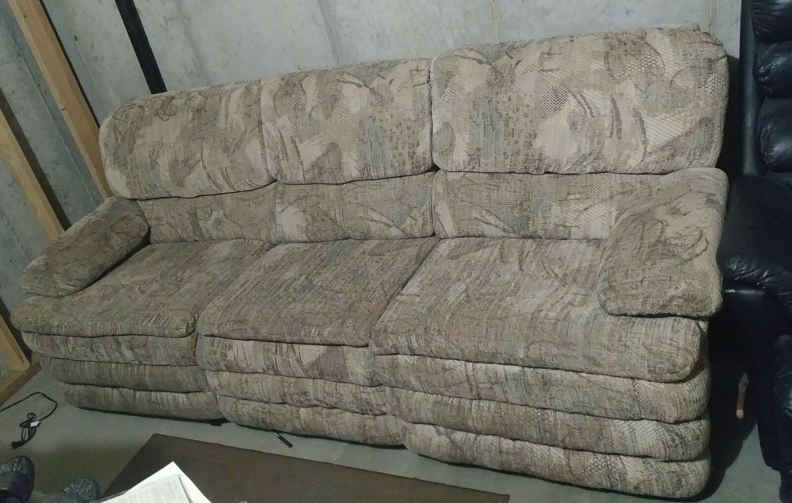 Couch, two reclining seats