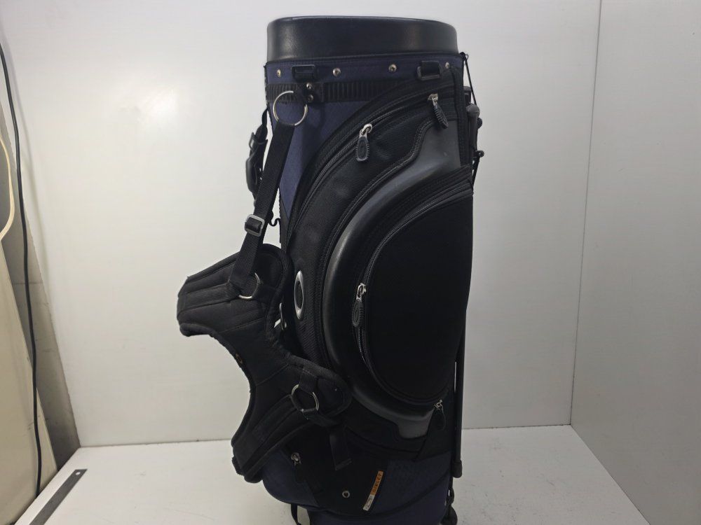Oakley Golf Stand Bag Black/Navy Blue with 3-Way Divider and Multiple Pockets