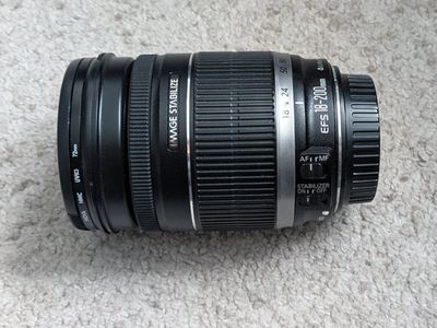 Canon 18-200mm lens - like new