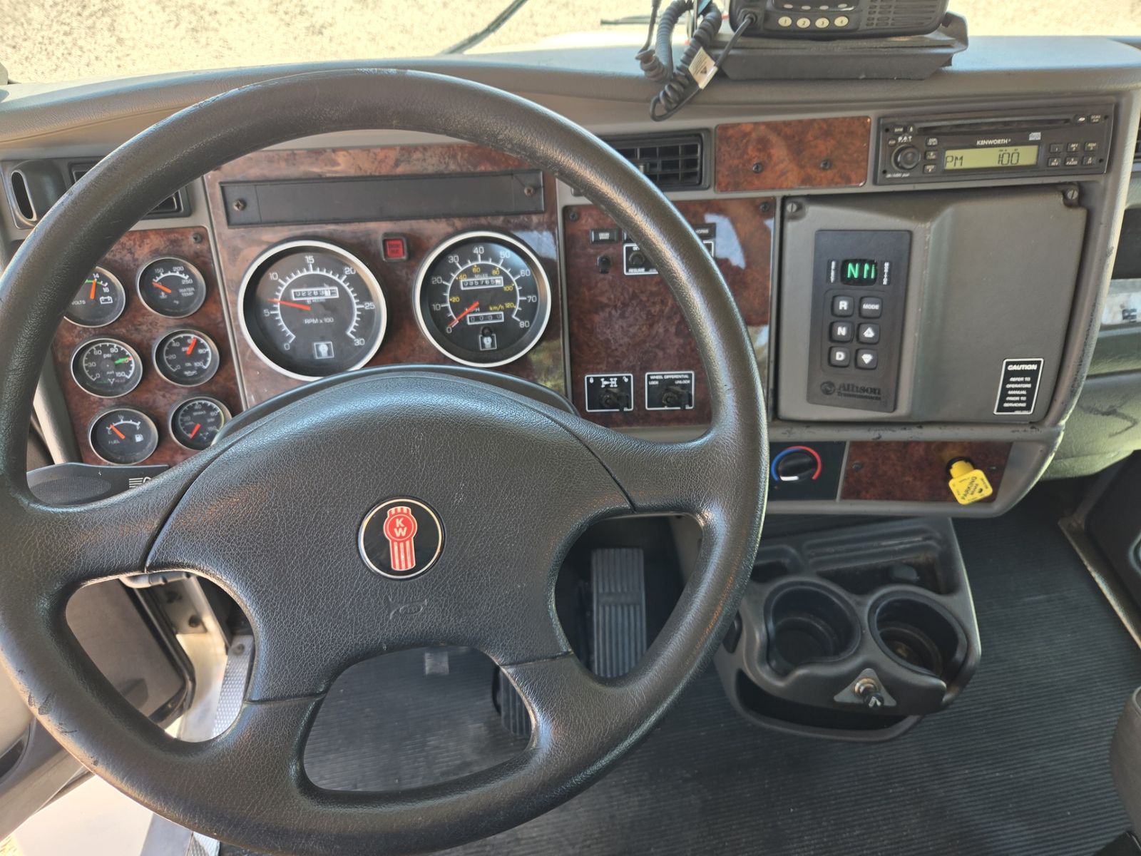 Main image 6