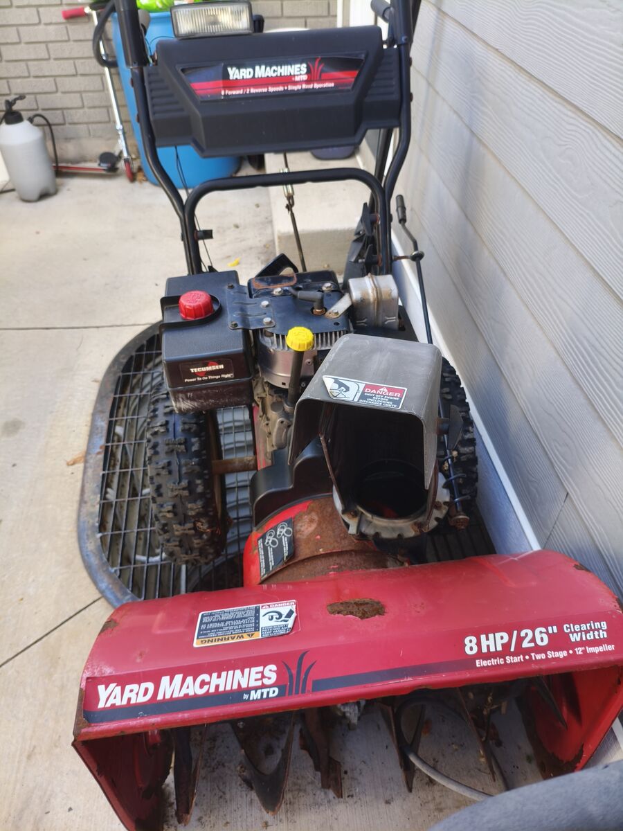 Yard machine 26" 8HP snow blower