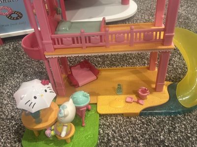 Hello Kitty Dollhouse Playset - Pink & Yellow with Figures & Accessories