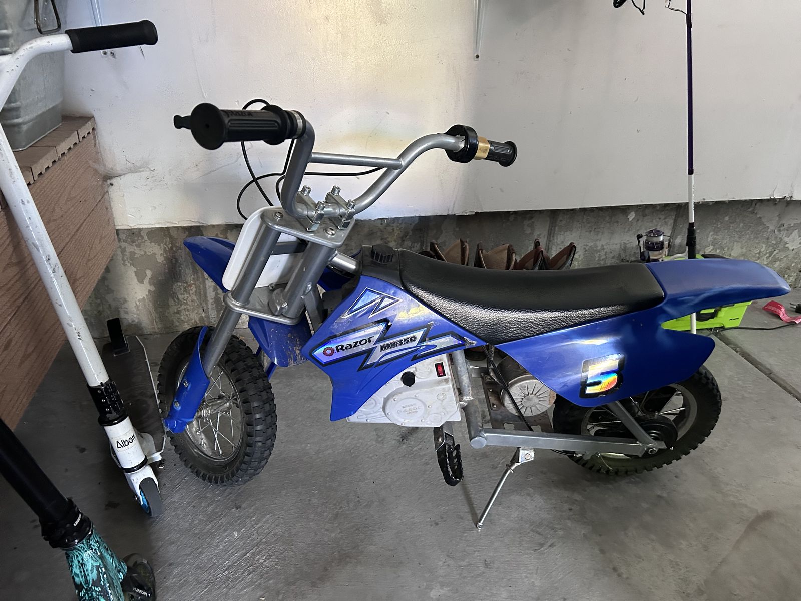 Razor motorcycle MX350