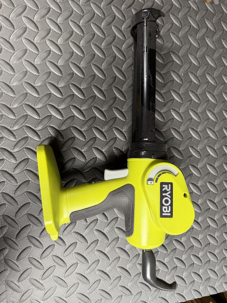 Ryobi 18v Cordless Caulk and Adhesive Gun