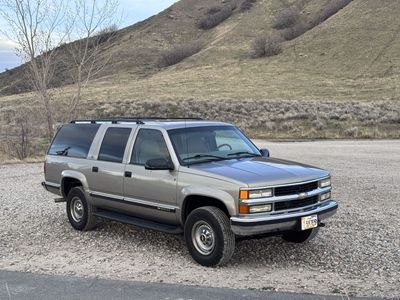 1999 CHEVROLET SUBURBAN 2500 LS