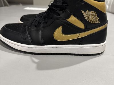 Air Jordan 1 Mids Size 10.5