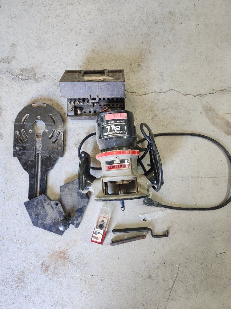 Craftsman 1 1/2 HP Router with Accessories & Bit Storage Case