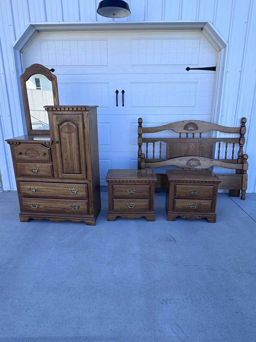 Queen bedroom set