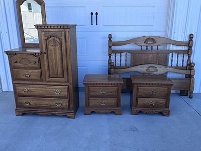 Queen bedroom set