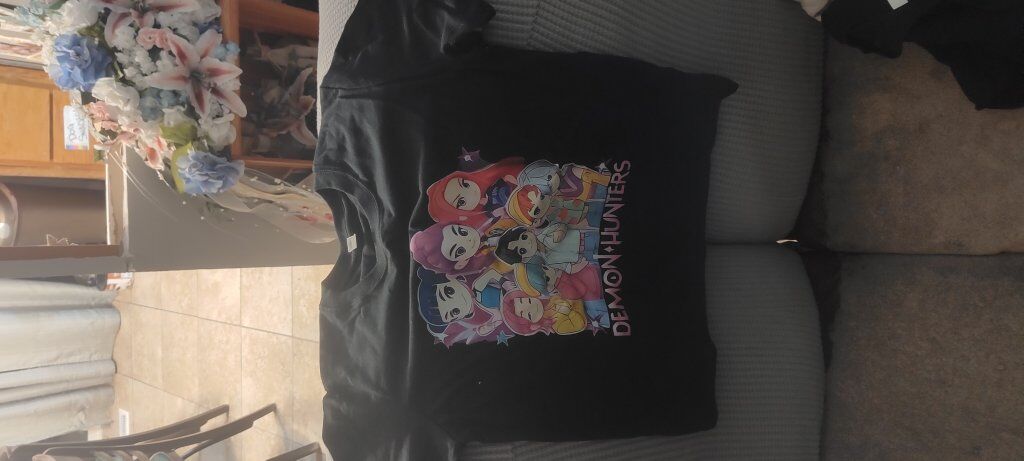 kpop demon hunters shirts size 10 and 12 kids